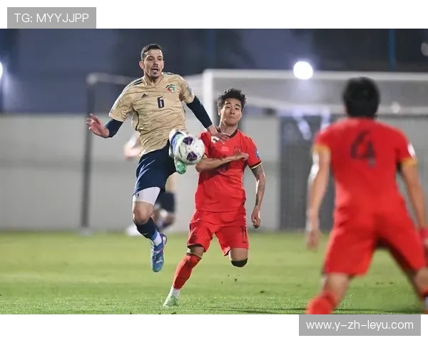 前锋单挑门将推射偏出，全队愣住